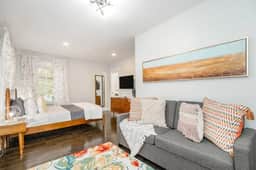 Sewille House · 5 Bedroom Group Stay | Private Bath Every Room