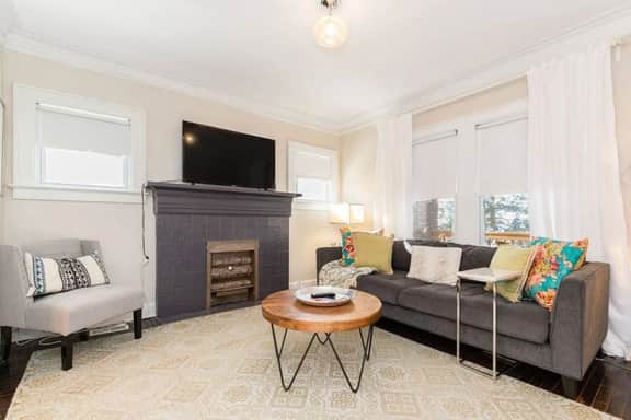Forest Avenue Flat (1st Floor Apt) · 2BR | 2 Private Baths | Extended Stays