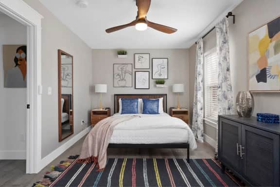 Hunter House  · Modern Escape: 5BR/2.5BA  Near St. Louis Must-Sees