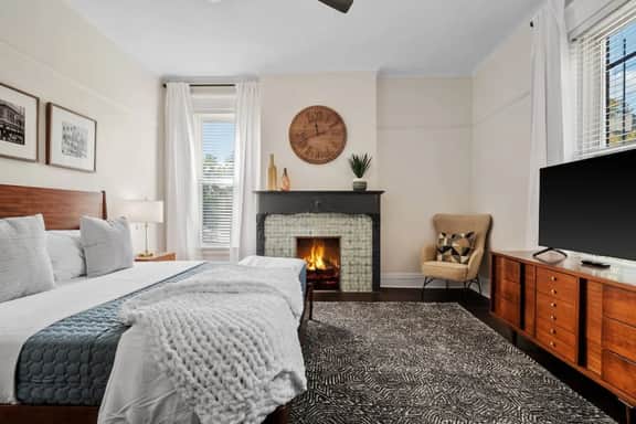 Luxury Living: Grand 7BR/5BA near Everything