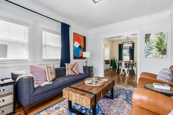 BEH · Spacious 4BR Near Plaza & Westport | Ideal for Groups & Gatherings