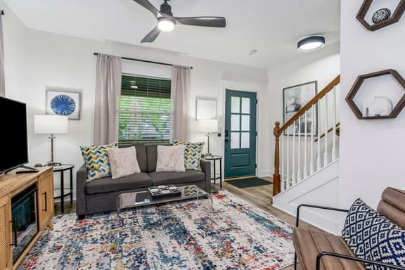 Chase House on Forest · 2BR with Private Baths | 30+ Day Stays