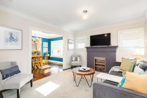 Forest Avenue Flat (1st Floor Apt) · 2BR | 2 Private Baths | Extended Stays