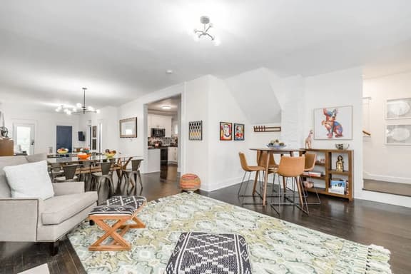 Sewille House · 5 Bedroom Group Stay | Private Bath Every Room