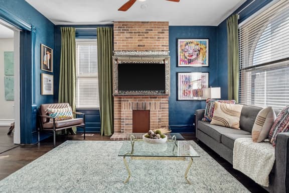 The Chase off Grand: Historic Shaw Home • Sleeps 14 • Near Zoo & Arch