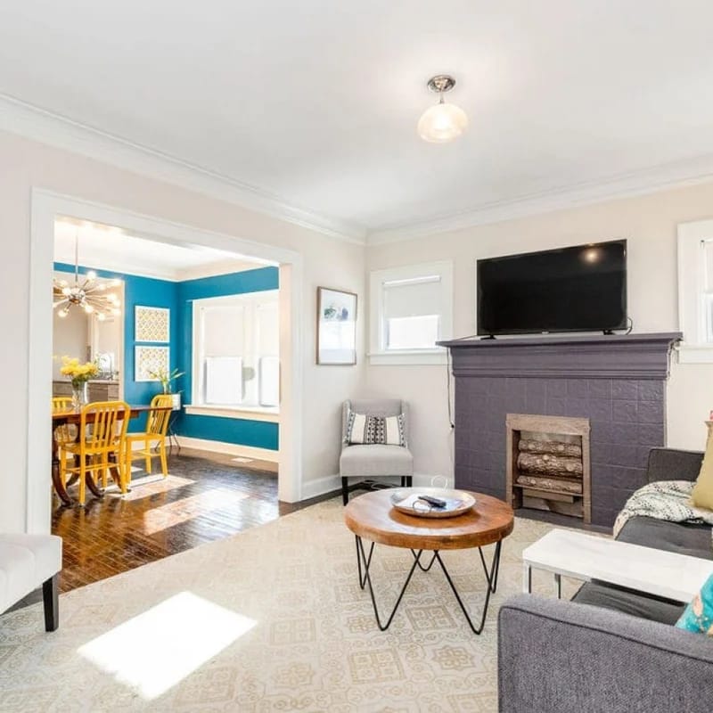 Forest Avenue Flat (1st Floor Apt) · 2BR | 2 Private Baths | Extended Stays