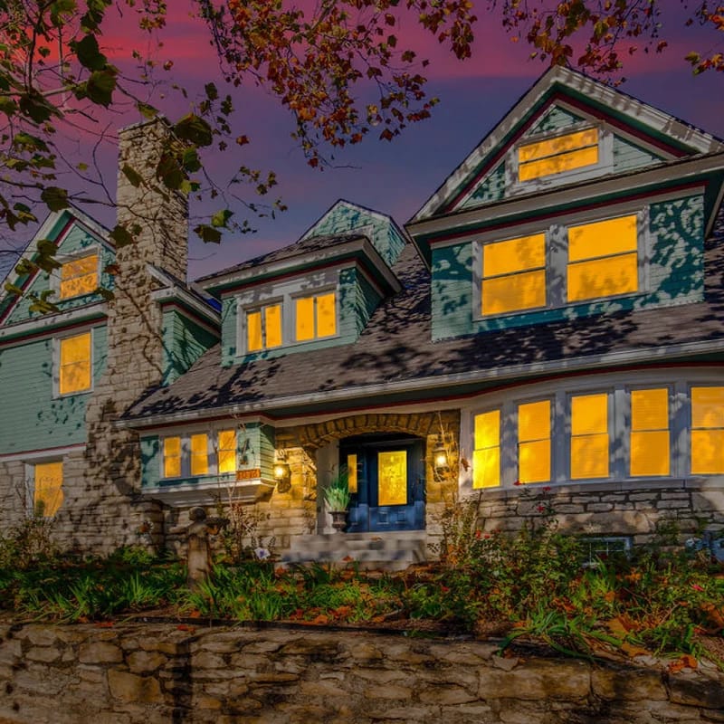 Ten6Teen · Grand Mansion: 6BR, 5.5BA Near Top  KC Attractions